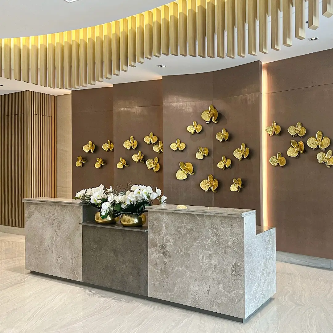 Lush-Lobby-1.jpg